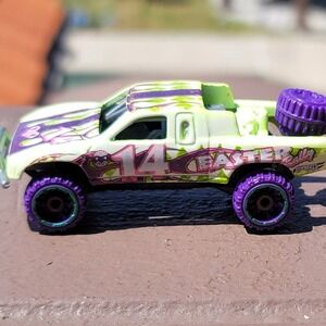 Vtg 2003 Mattel Hot Wheels Happy Easter Toyota Diecast Off-Road Truck